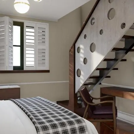 Hotel Brown House & 4*