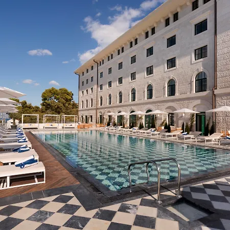 Hotel Brown House & Trogir