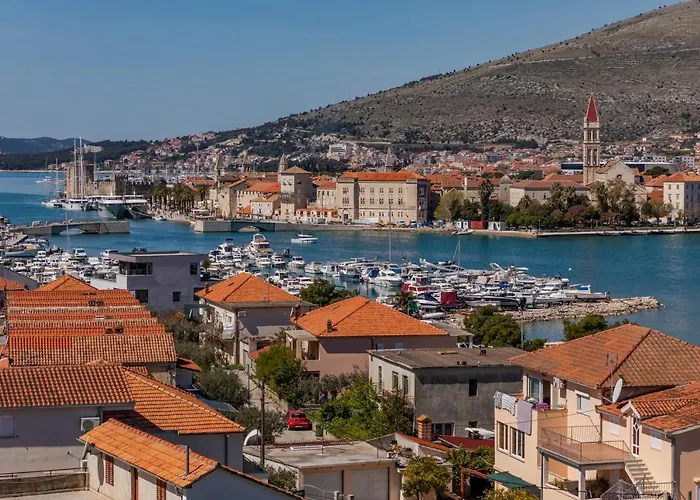 Brown House & Trogir
