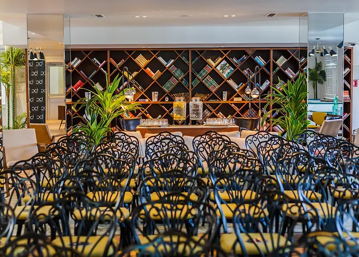 Hotel Brown House & 4*