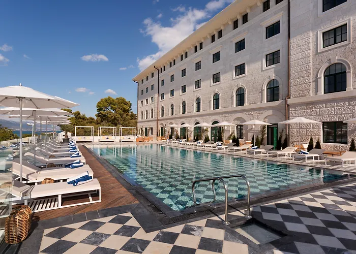 Hotel Brown House & Trogir