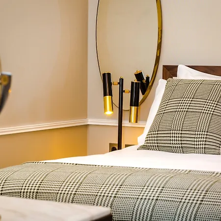 Resort Brown House & Trogir