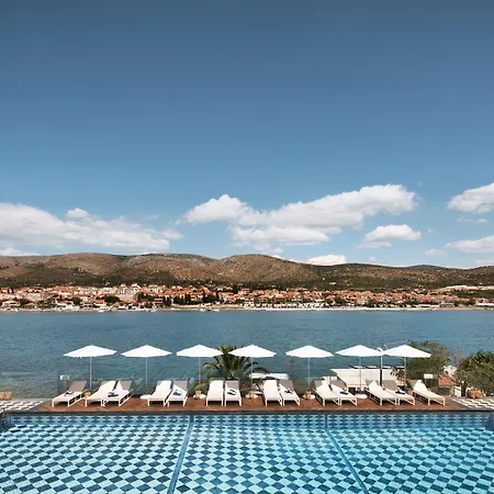 Resort Brown House & Trogir