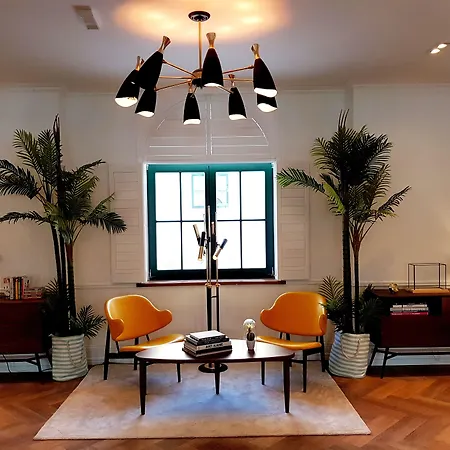 Rezort Brown House &