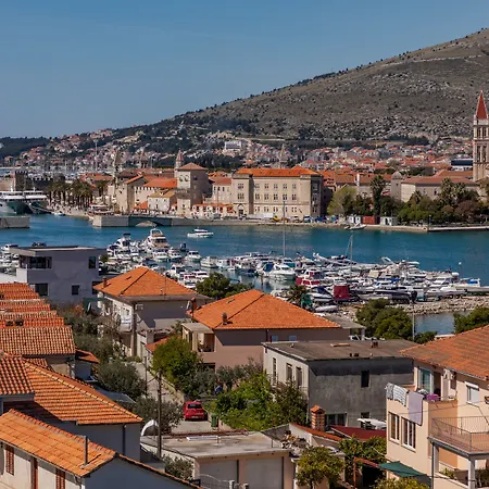 Brown House & Rezort Trogir