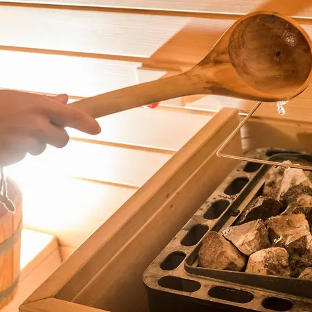 Hotel Brown House & 4*