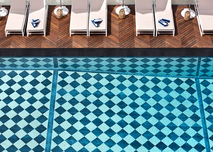 ホテル Brown House &