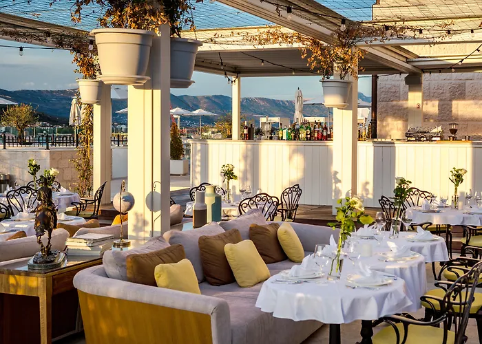 Brown House & ホテル