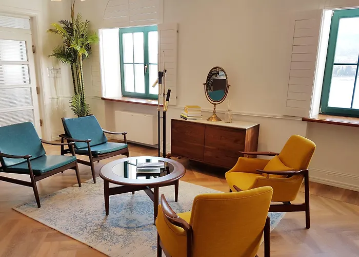 Brown House & ホテル