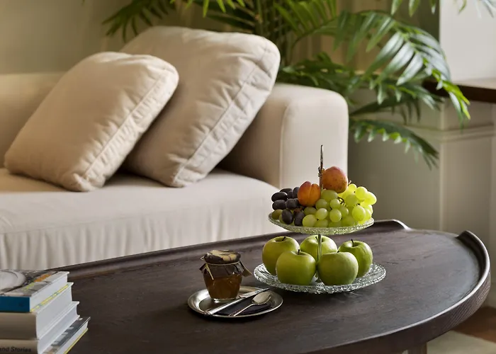 Brown House & 4* トロギール