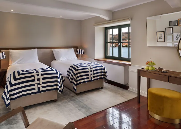 Brown House & Hotel 4*