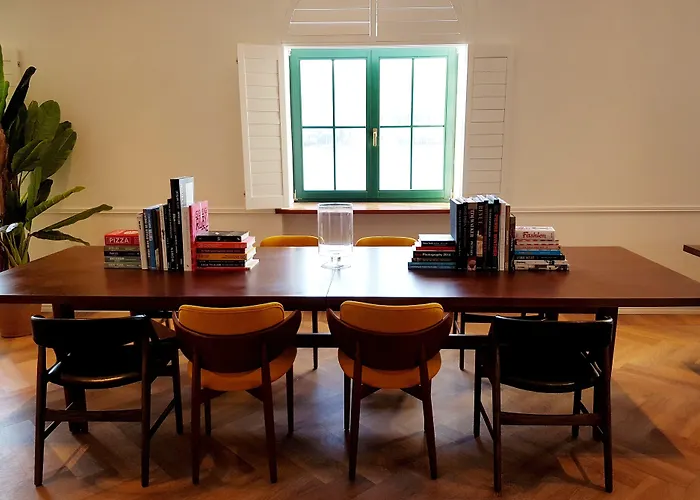 Brown House & トロギール