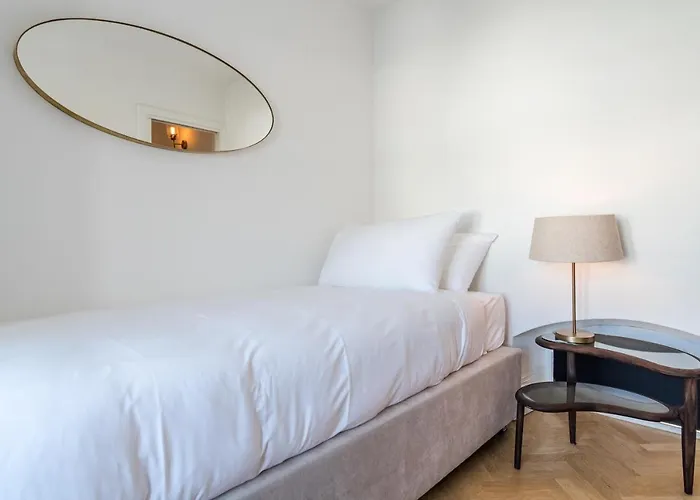 Brown House & ホテル