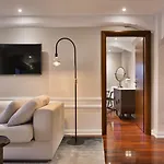 Hotell Brown House & 4*