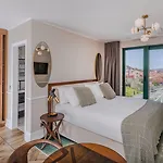 Brown House & Trogir