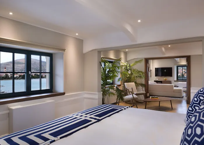 Ξενοδοχείο Brown House &