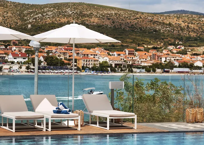 Brown House & 4* Τρογκίρ